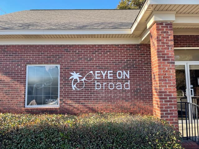 Eye on Broad Sign Example